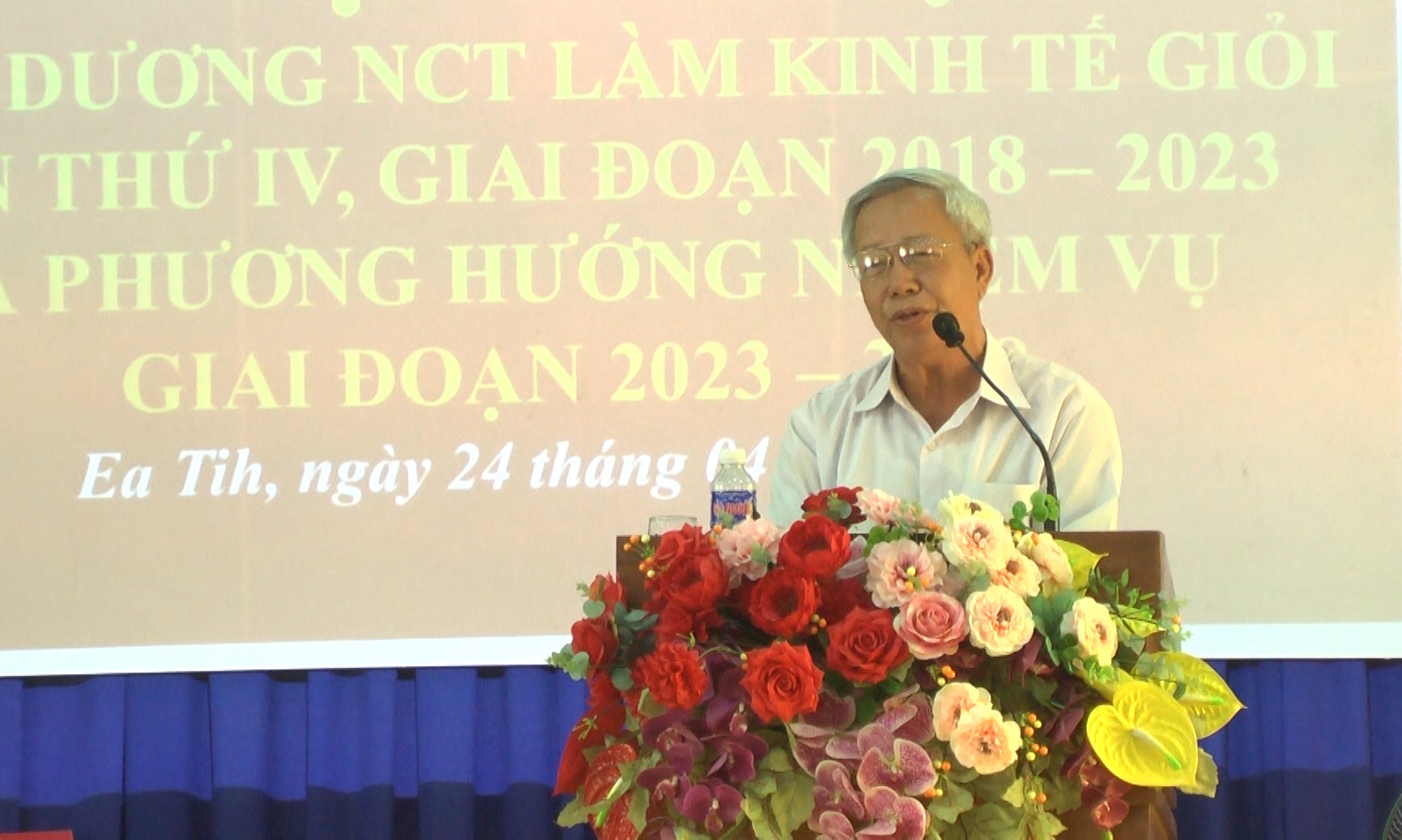 Bác Hằng phát biểu
